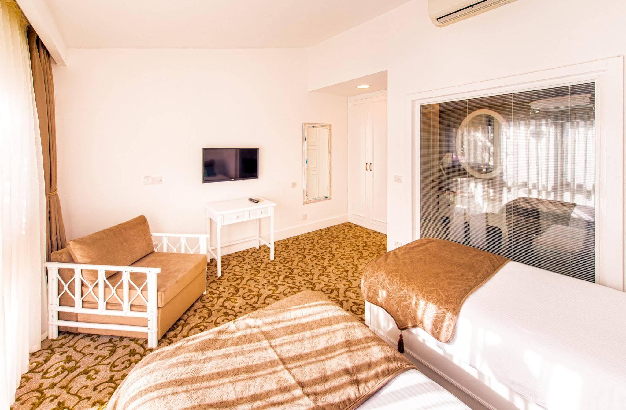 The Olive Tree Hotel Agios Epiktitos Bagian luar foto