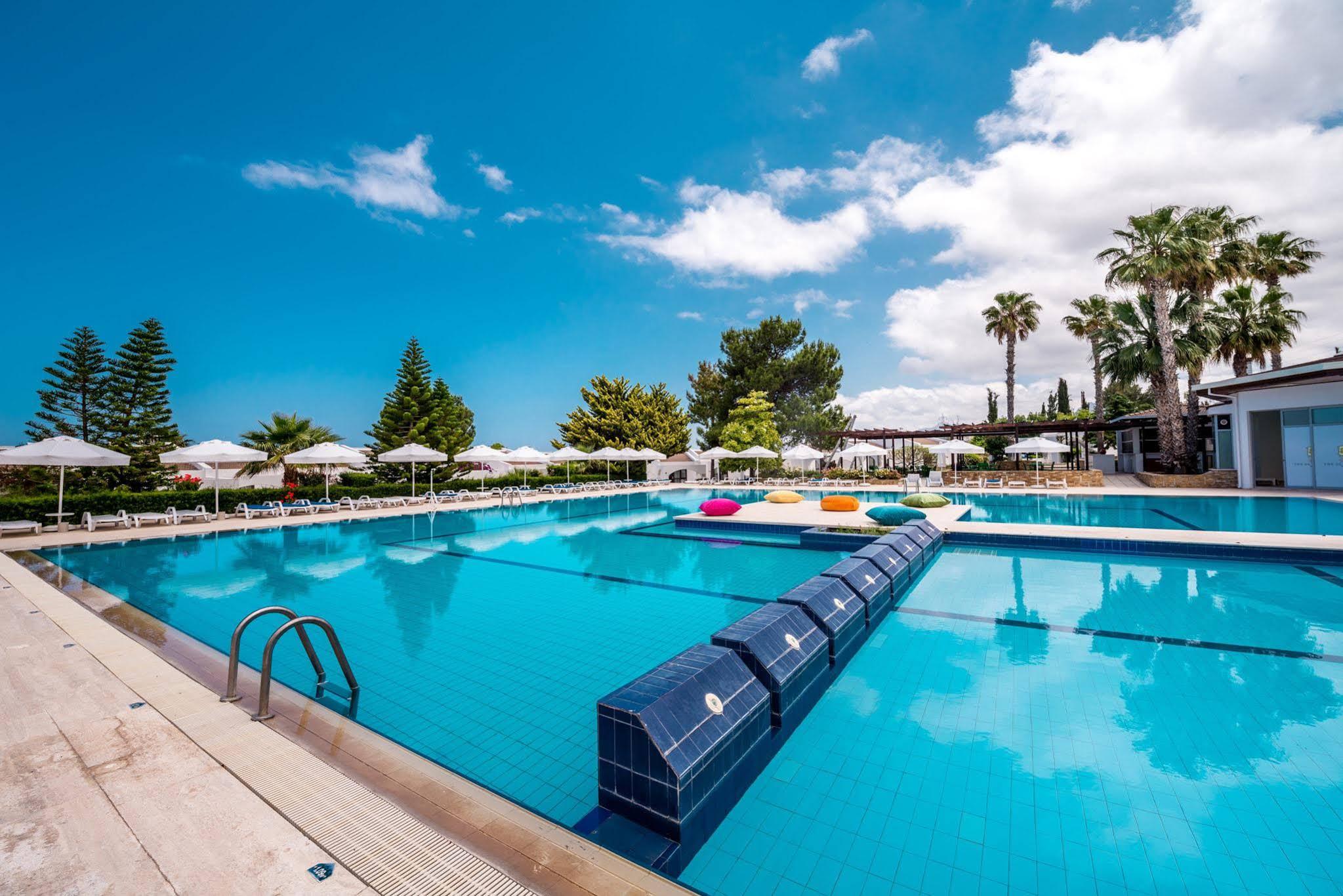 The Olive Tree Hotel Agios Epiktitos Bagian luar foto